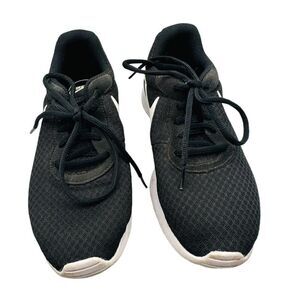 Nike Womens Tanjun Black Running Shoes Sneakers Size 8